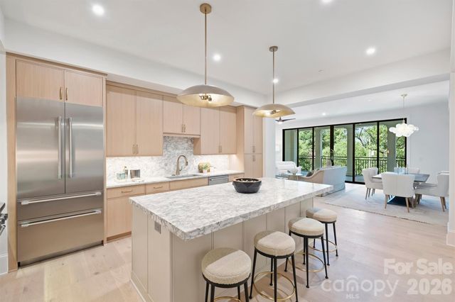 409 Queens Road 301, Charlotte, NC 28207