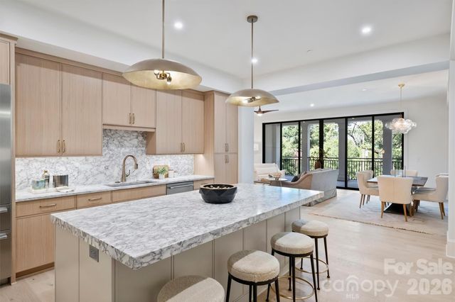 409 Queens Road 301, Charlotte, NC 28207