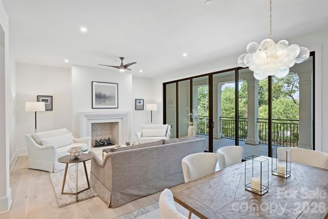 409 Queens Road 301, Charlotte, NC 28207