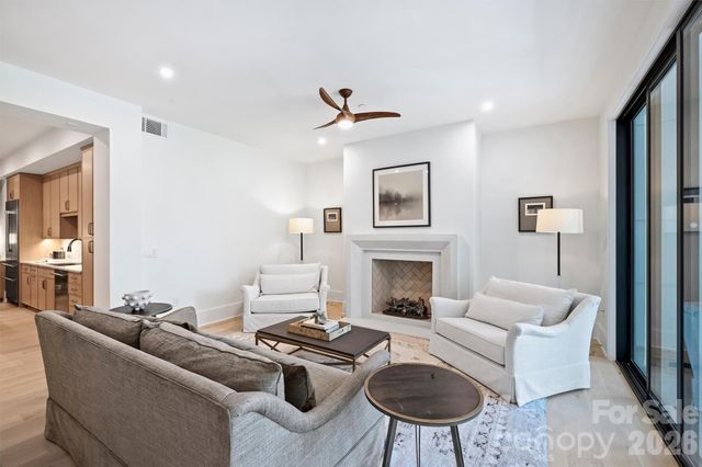 409 Queens Road 301, Charlotte, NC 28207