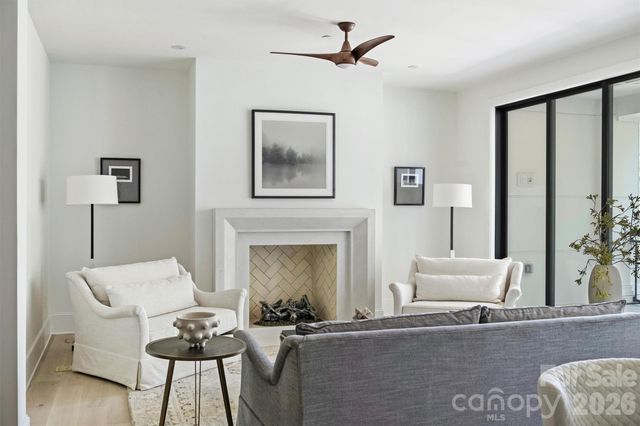 409 Queens Road 301, Charlotte, NC 28207