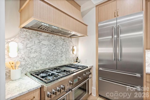 409 Queens Road 301, Charlotte, NC 28207