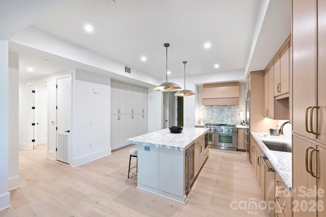 409 Queens Road 301, Charlotte, NC 28207