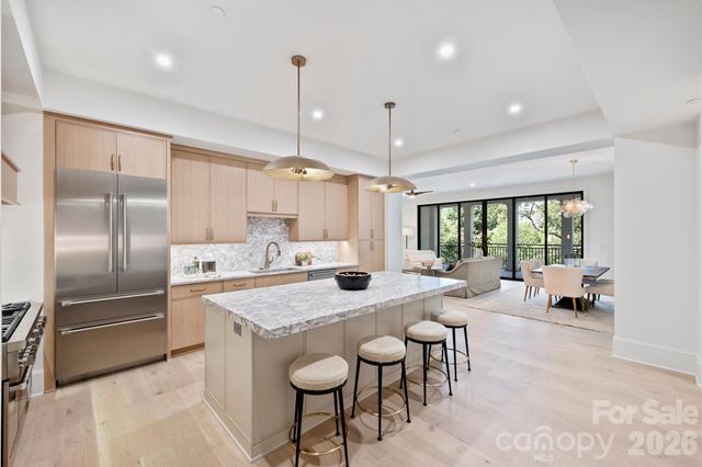 409 Queens Road 301, Charlotte, NC 28207