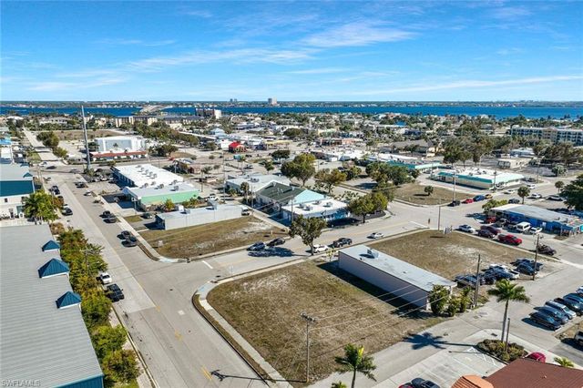 4632 SE 15th AVE, Cape Coral, FL 33904