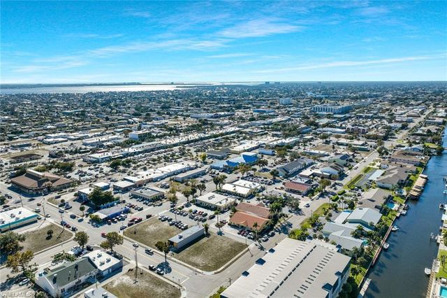 4632 SE 15th AVE, Cape Coral, FL 33904