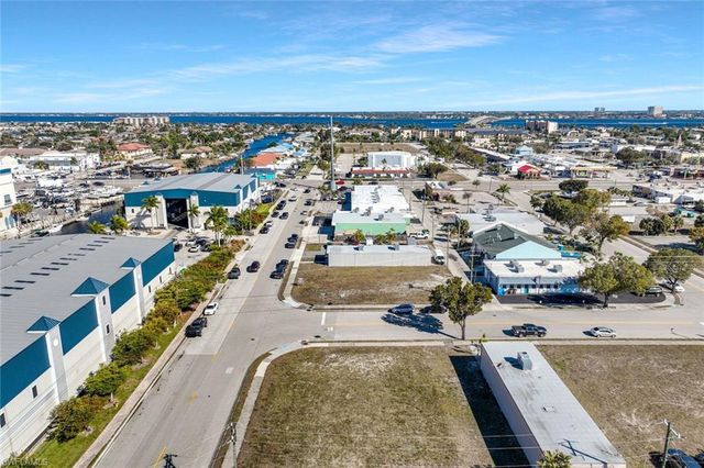 4632 SE 15th AVE, Cape Coral, FL 33904