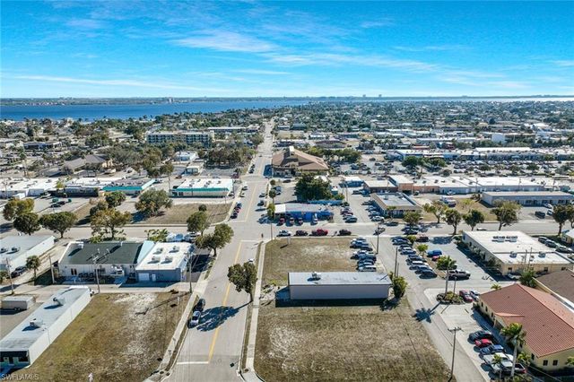 4632 SE 15th AVE, Cape Coral, FL 33904