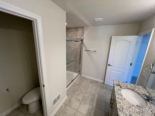 22470 Woodbridge Lane 28, Novi, MI 48375