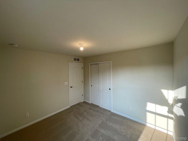 22470 Woodbridge Lane 28, Novi, MI 48375