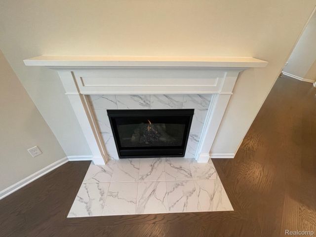 22470 Woodbridge Lane 28, Novi, MI 48375