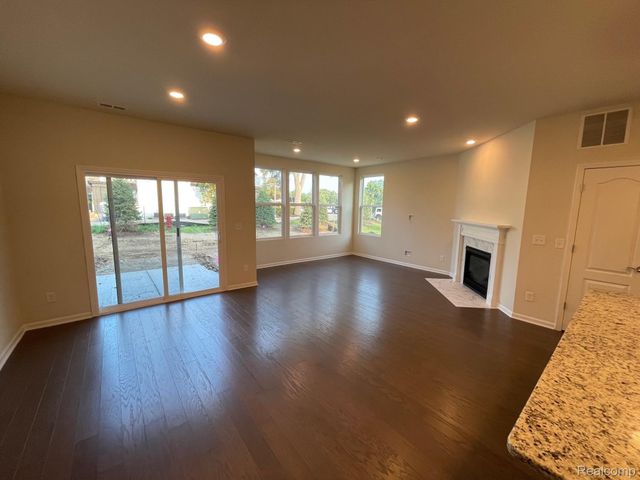 22470 Woodbridge Lane 28, Novi, MI 48375