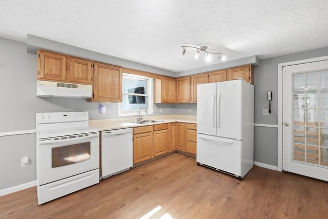 140 Town Farm Road, Brookfield, MA 01506