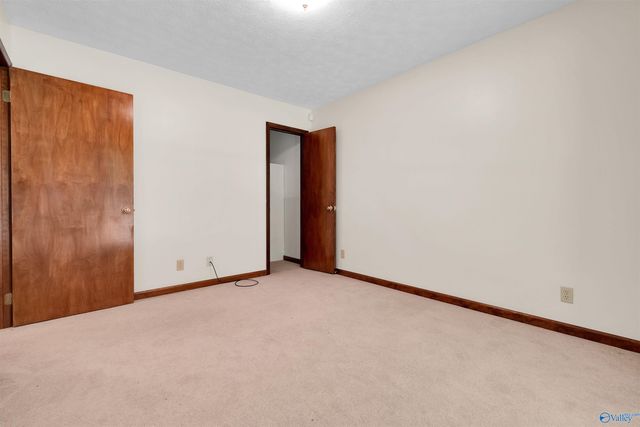 124 Mountain Creek Drive, Gadsden, AL 35901