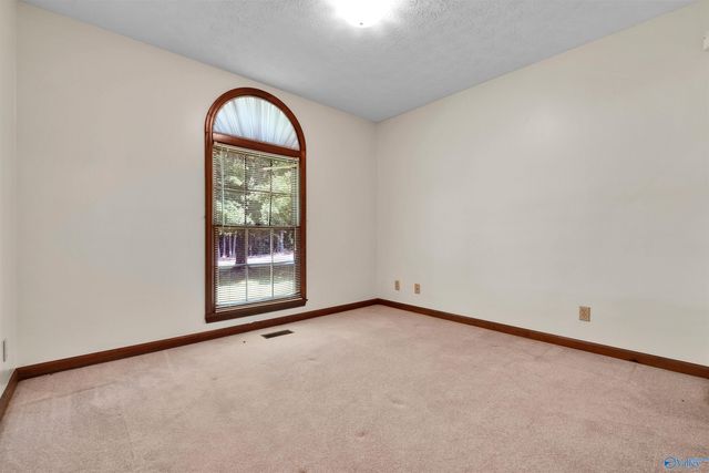 124 Mountain Creek Drive, Gadsden, AL 35901