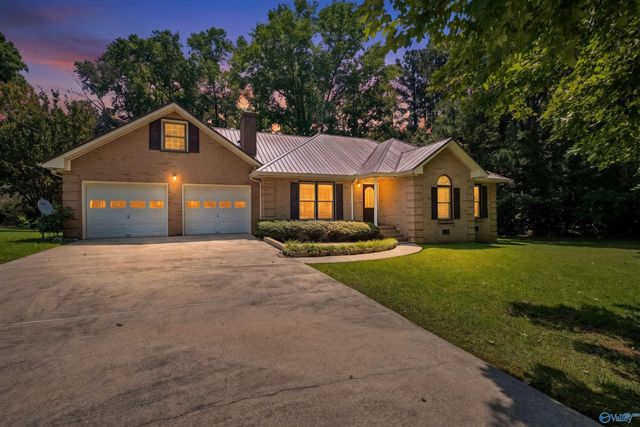 124 Mountain Creek Drive, Gadsden, AL 35901