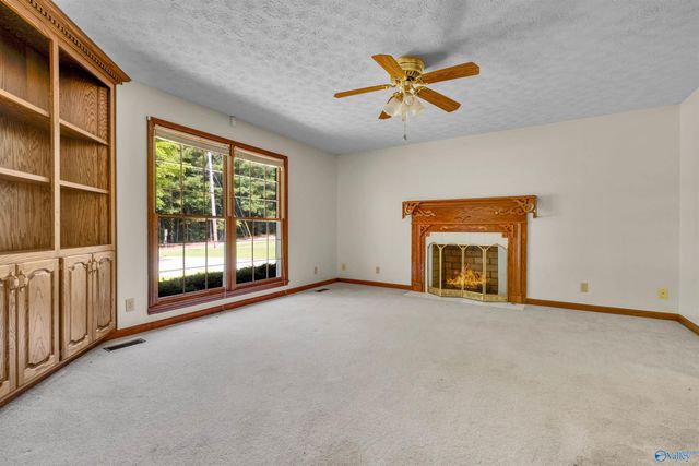 124 Mountain Creek Drive, Gadsden, AL 35901