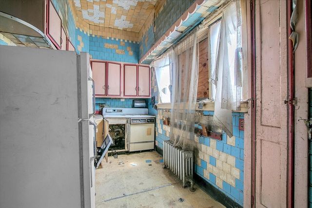 6532 S Eberhart Avenue, Chicago, IL 60637