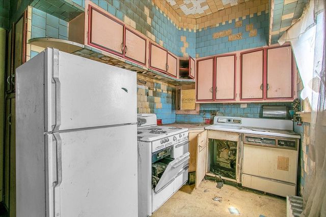 6532 S Eberhart Avenue, Chicago, IL 60637