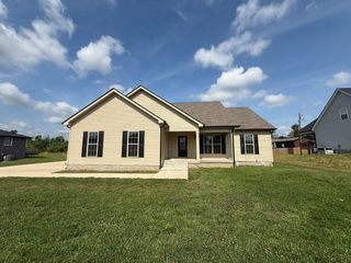109 Morningside Dr, Clarksville, TN 37042