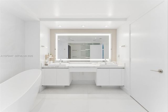 330 Sunny Isles Blvd 5-2304, Sunny Isles Beach, FL 33160