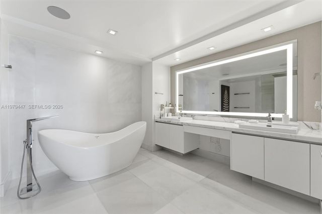 330 Sunny Isles Blvd 5-2304, Sunny Isles Beach, FL 33160