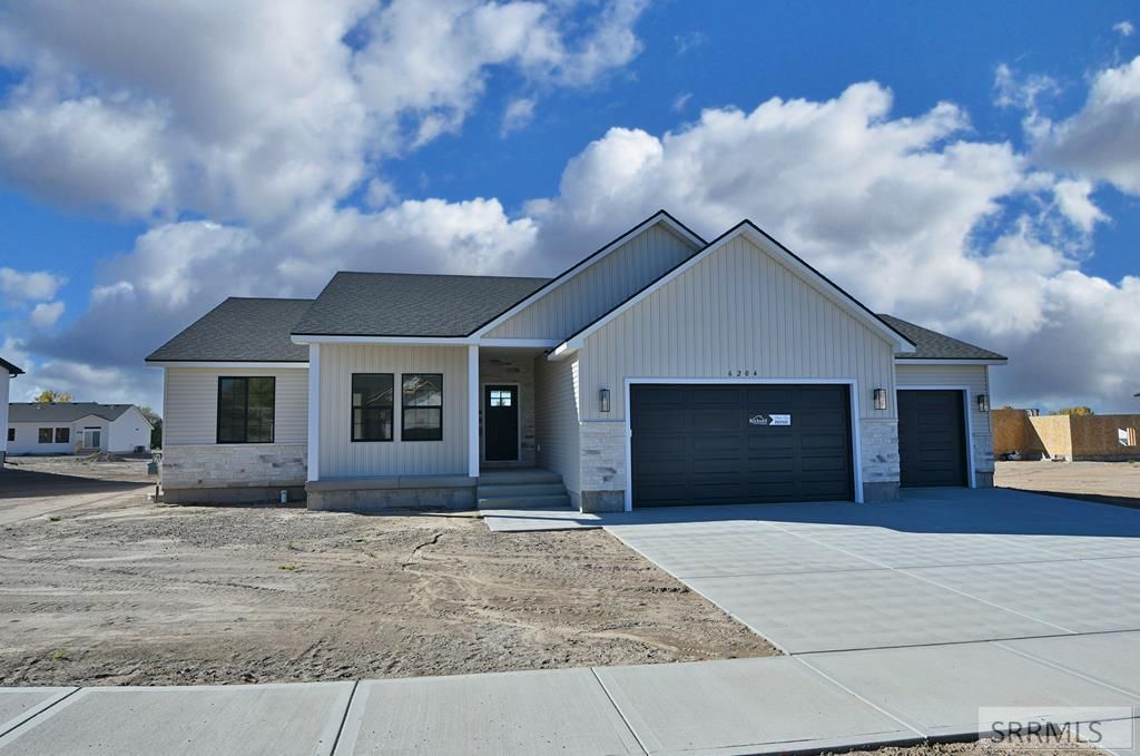 6204 Cottontree Lane, Ammon, ID 83406