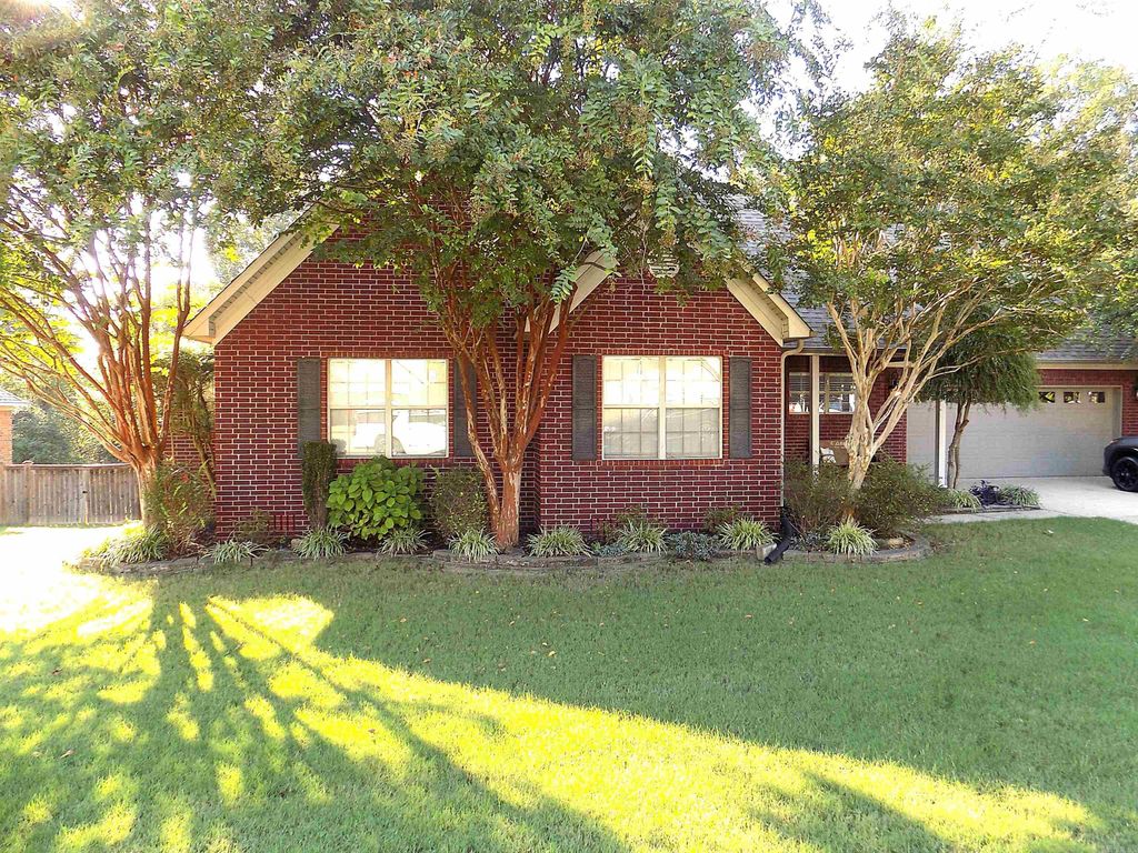 39 Trenton Dr, Greenbrier, AR 72058