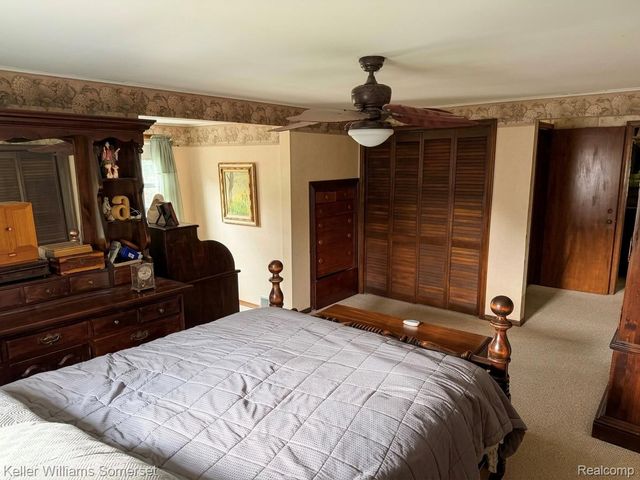 20695 Huntington Avenue, Harper Woods, MI 48225
