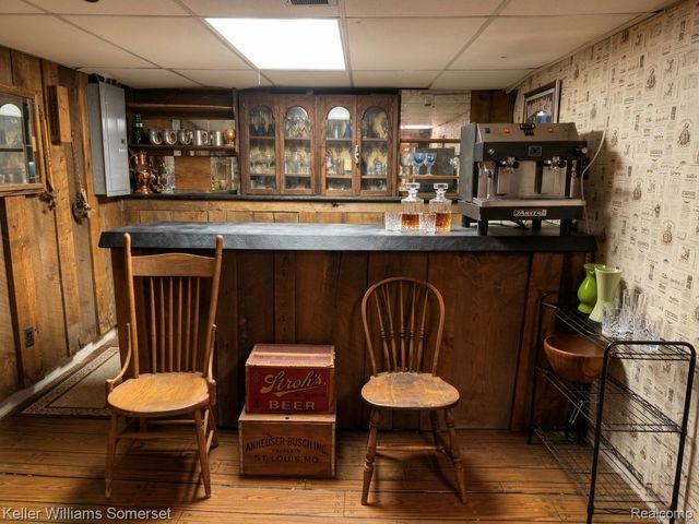 20695 Huntington Avenue, Harper Woods, MI 48225