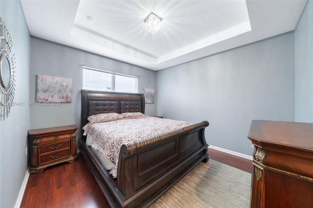 1097 NE 40th Rd, Homestead, FL 33033