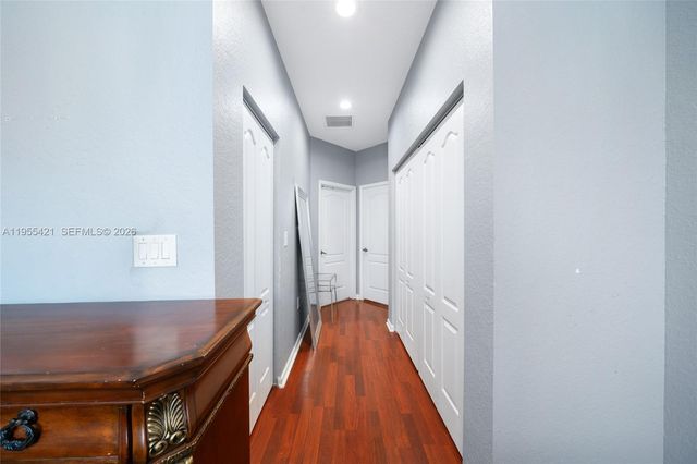 1097 NE 40th Rd, Homestead, FL 33033