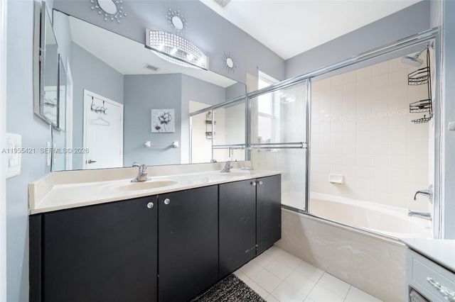 1097 NE 40th Rd, Homestead, FL 33033