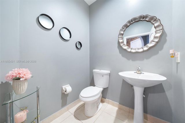 1097 NE 40th Rd, Homestead, FL 33033