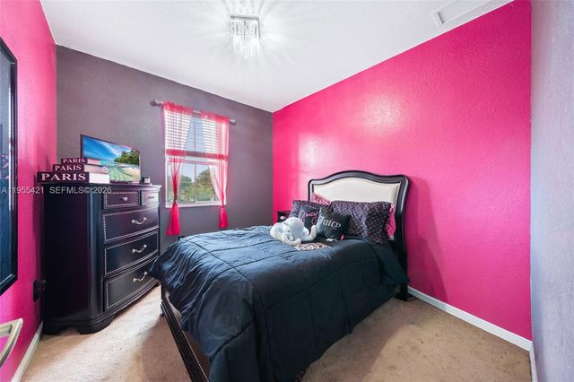 1097 NE 40th Rd, Homestead, FL 33033