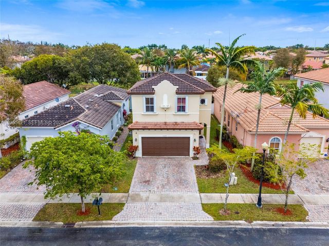 1097 NE 40th Rd, Homestead, FL 33033