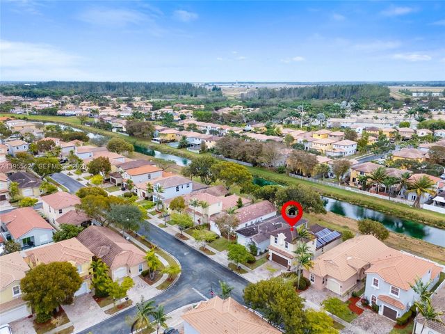 1097 NE 40th Rd, Homestead, FL 33033