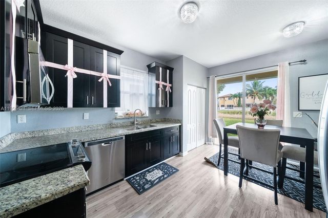 1097 NE 40th Rd, Homestead, FL 33033