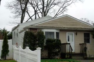 792 Glendale Road, West Babylon, NY 11704
