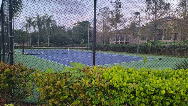 5001 Wiles Rd 207, Coconut Creek, FL 33073