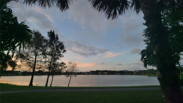 5001 Wiles Rd 207, Coconut Creek, FL 33073
