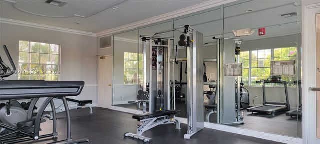 5001 Wiles Rd 207, Coconut Creek, FL 33073