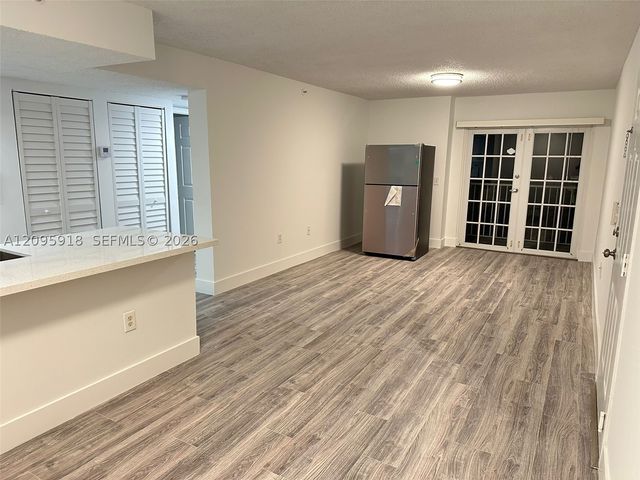 5001 Wiles Rd 207, Coconut Creek, FL 33073