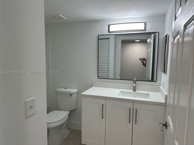 5001 Wiles Rd 207, Coconut Creek, FL 33073