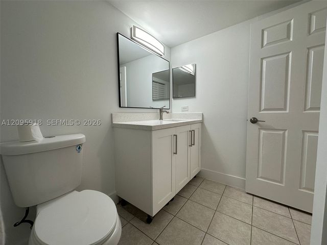 5001 Wiles Rd 207, Coconut Creek, FL 33073