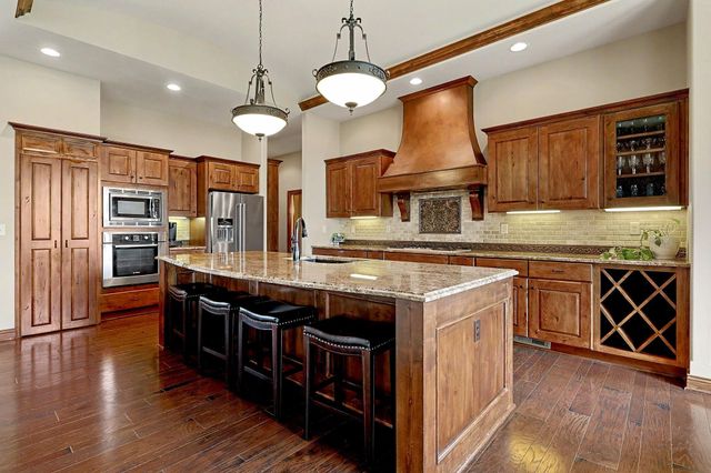 1610 N Graystone, Wichita, KS 67230