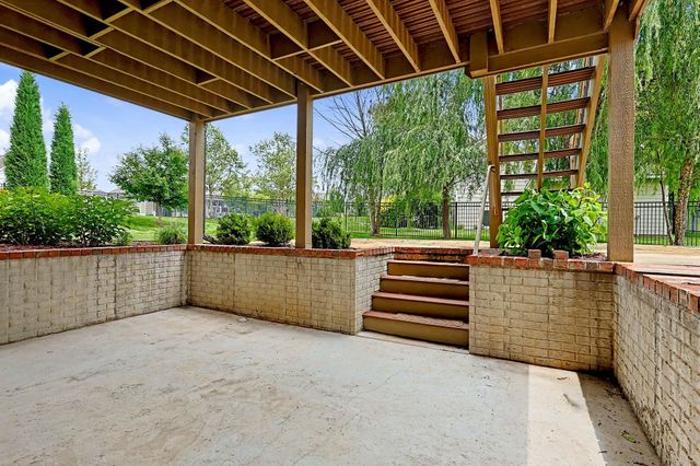 1610 N Graystone, Wichita, KS 67230