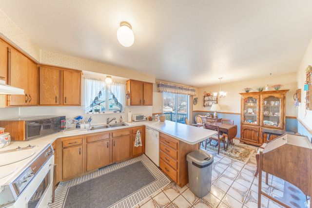 75 E MONTICELLO DR, Kaysville, UT 84037
