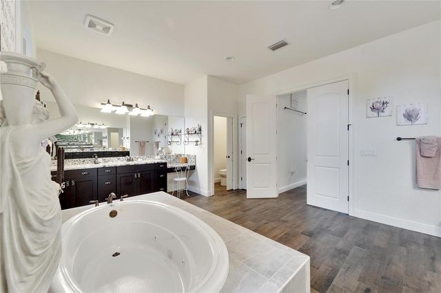 304 HAWK TALON DRIVE, Lithia, FL 33547