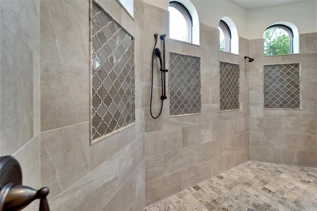 304 HAWK TALON DRIVE, Lithia, FL 33547